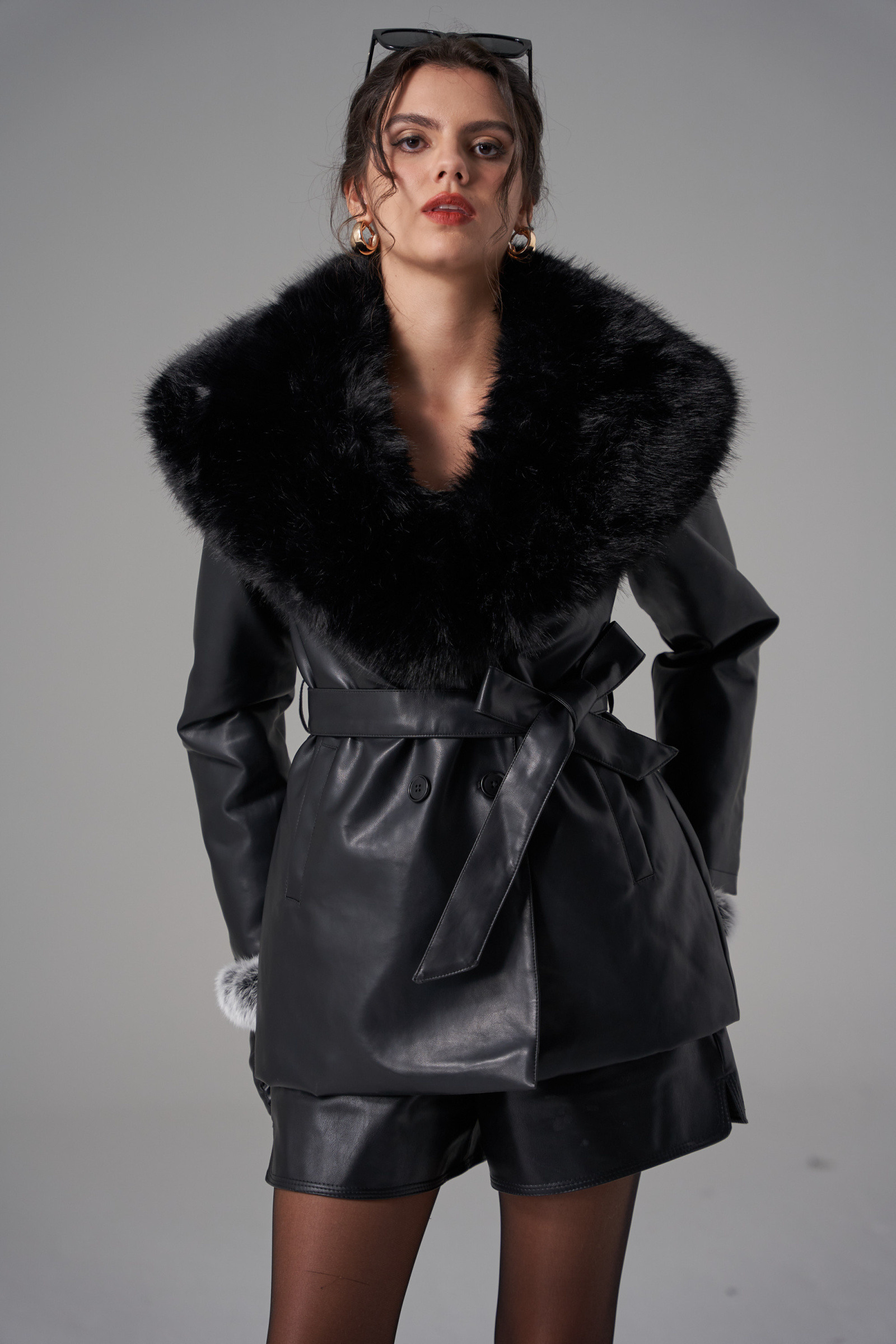 Wholesaler QUEEN DRAMA - Belted Faux Leather Coat with Oversized Collar in Soft Faux Fur – Bold Elegance for the Modern Woman | Fall/Winter Collection