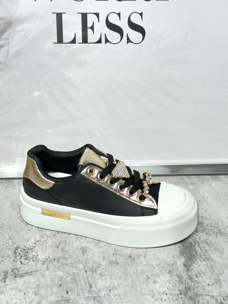 Grossista R and BE - Sneakers con suola spessa e gioielli
