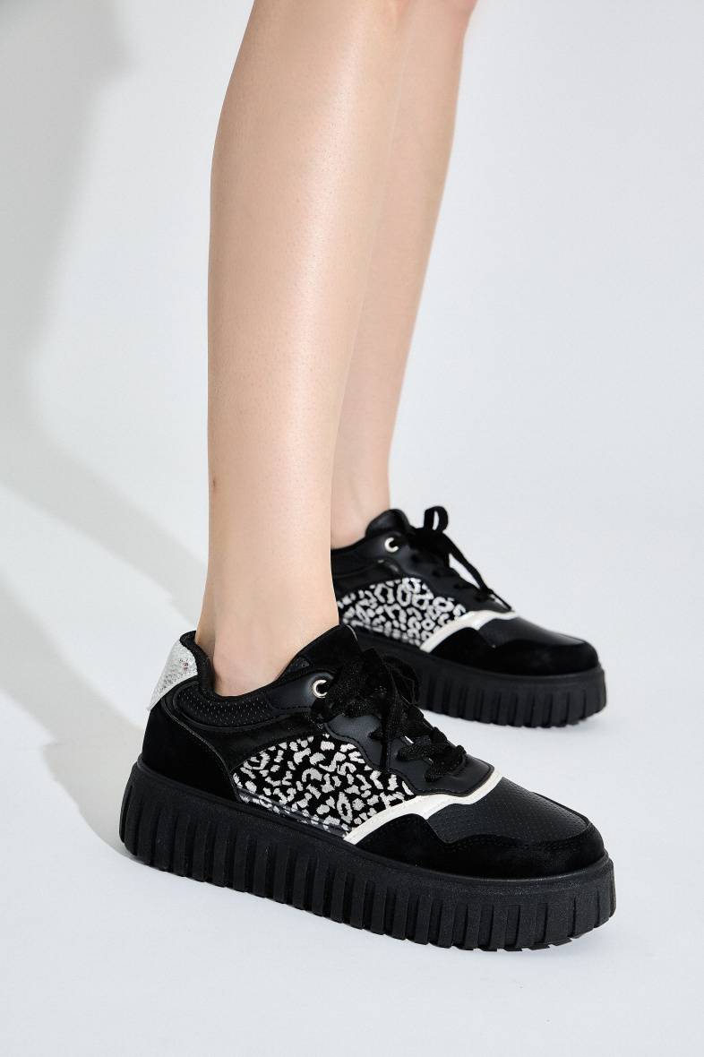 Grossiste R and BE - SP535 baskets à semelle épaisse avec lacets