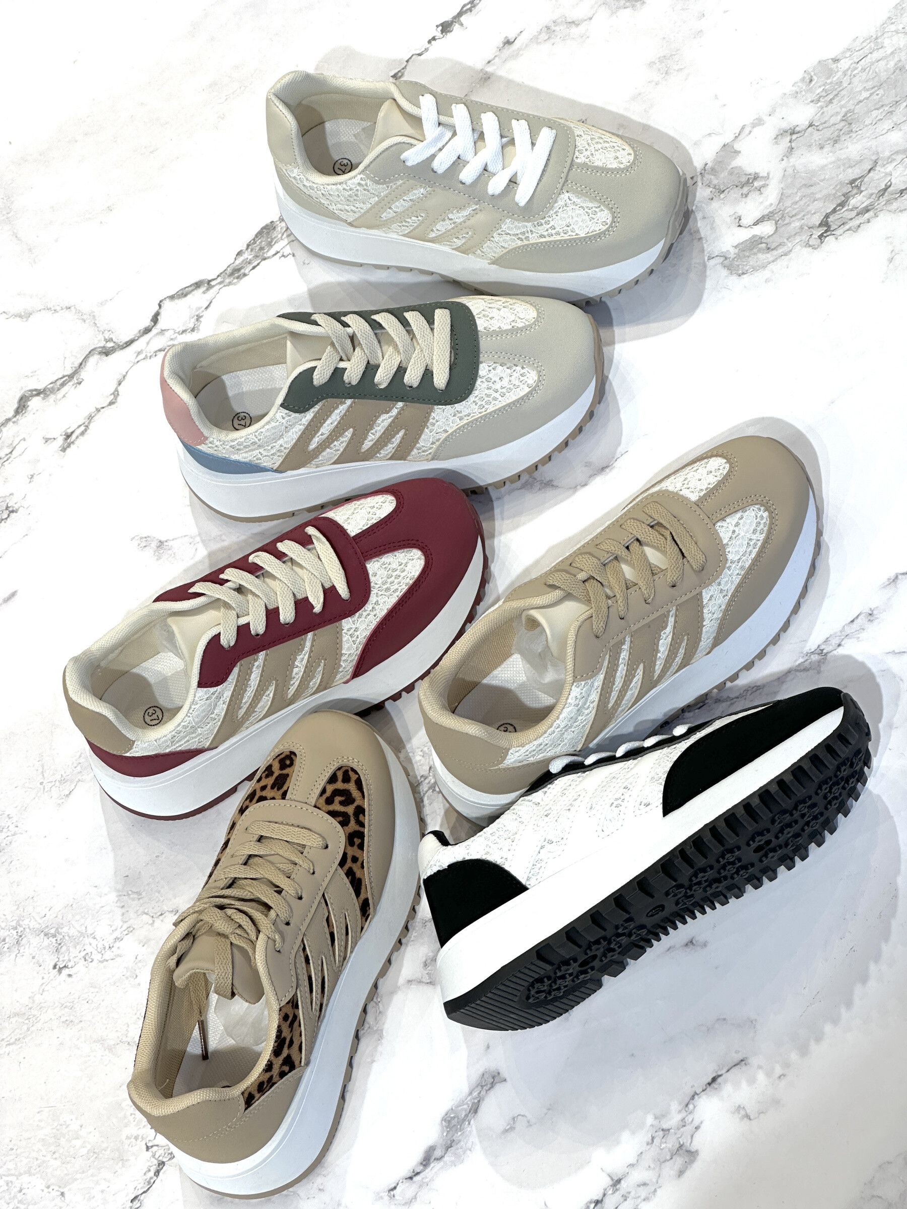 Grossiste R and BE - BK515 Baskets femme avec dentelle
