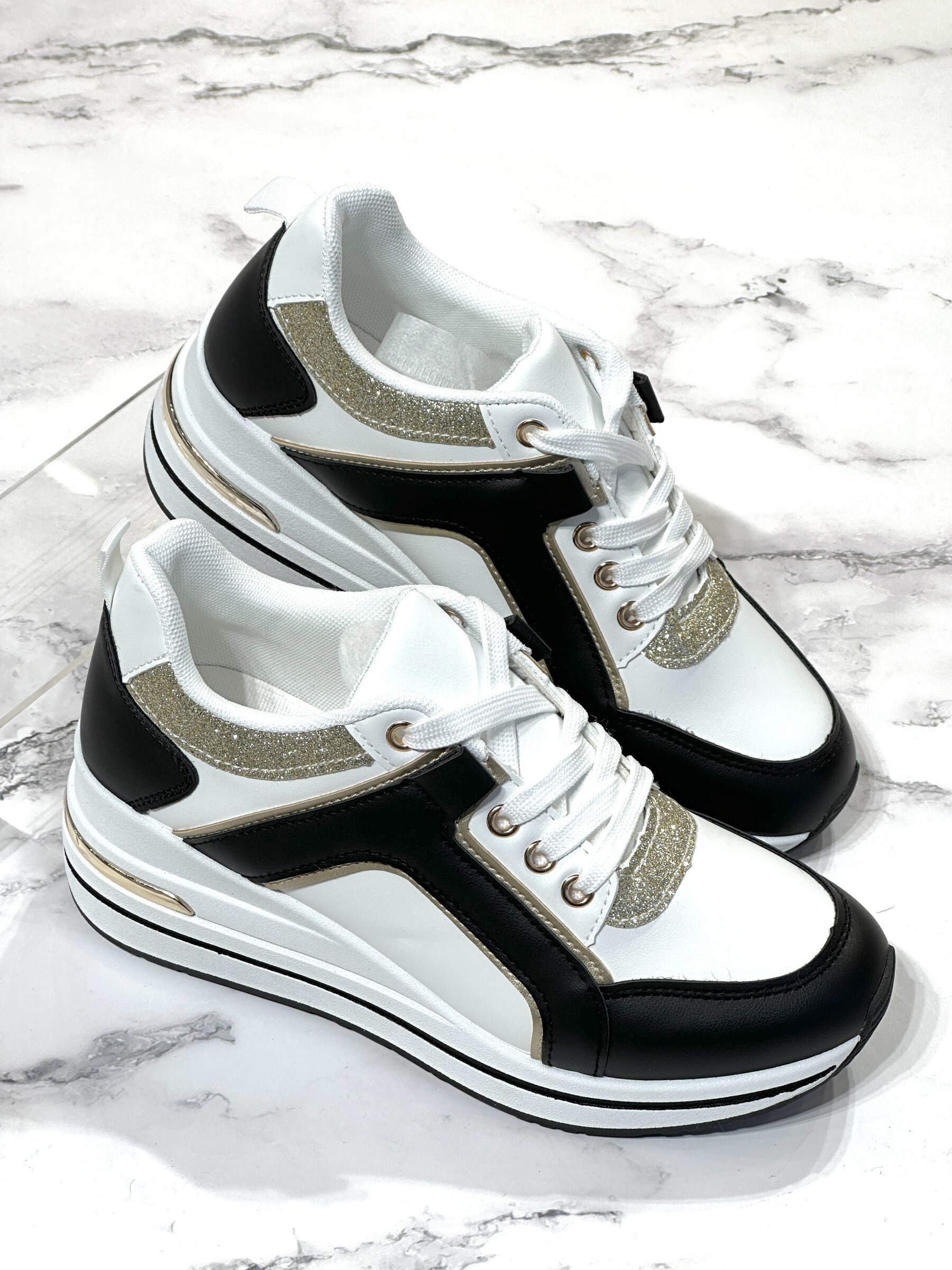 Grossiste R and BE - BK511 Basket femme compensées