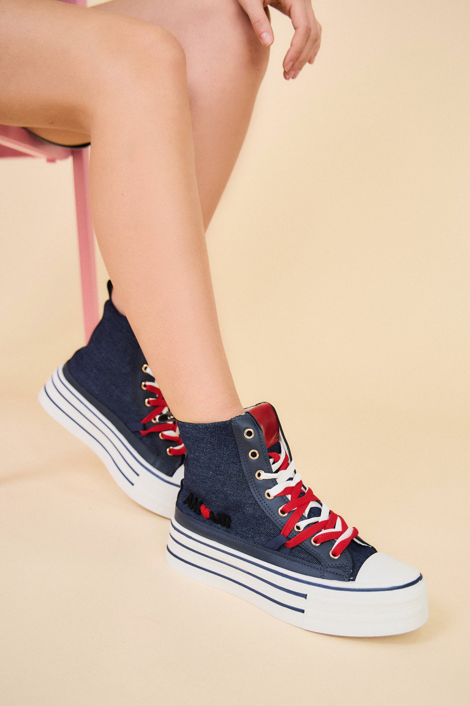 Mayorista R and BE - Zapatillas BK518 de suela gruesa y doble color.