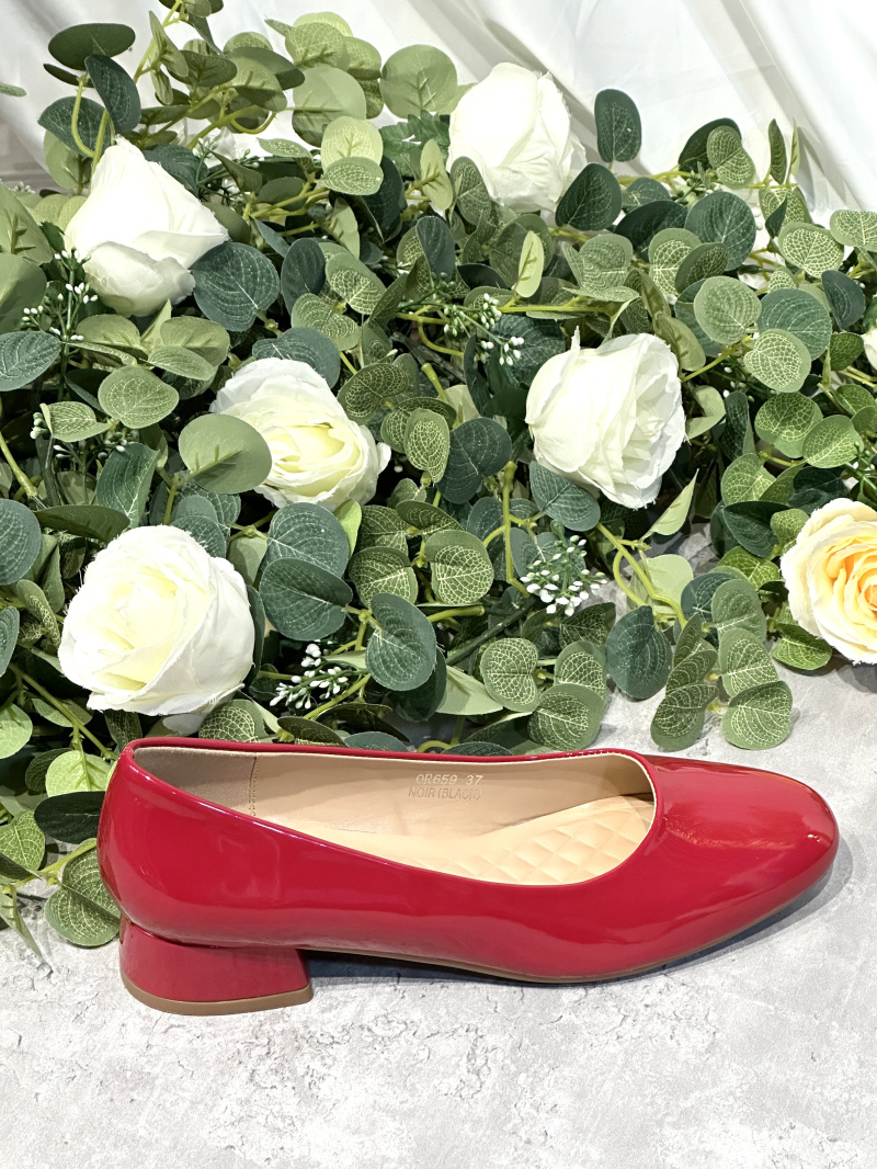 Grossiste R and BE - Escarpins avec grosse talon en verni
