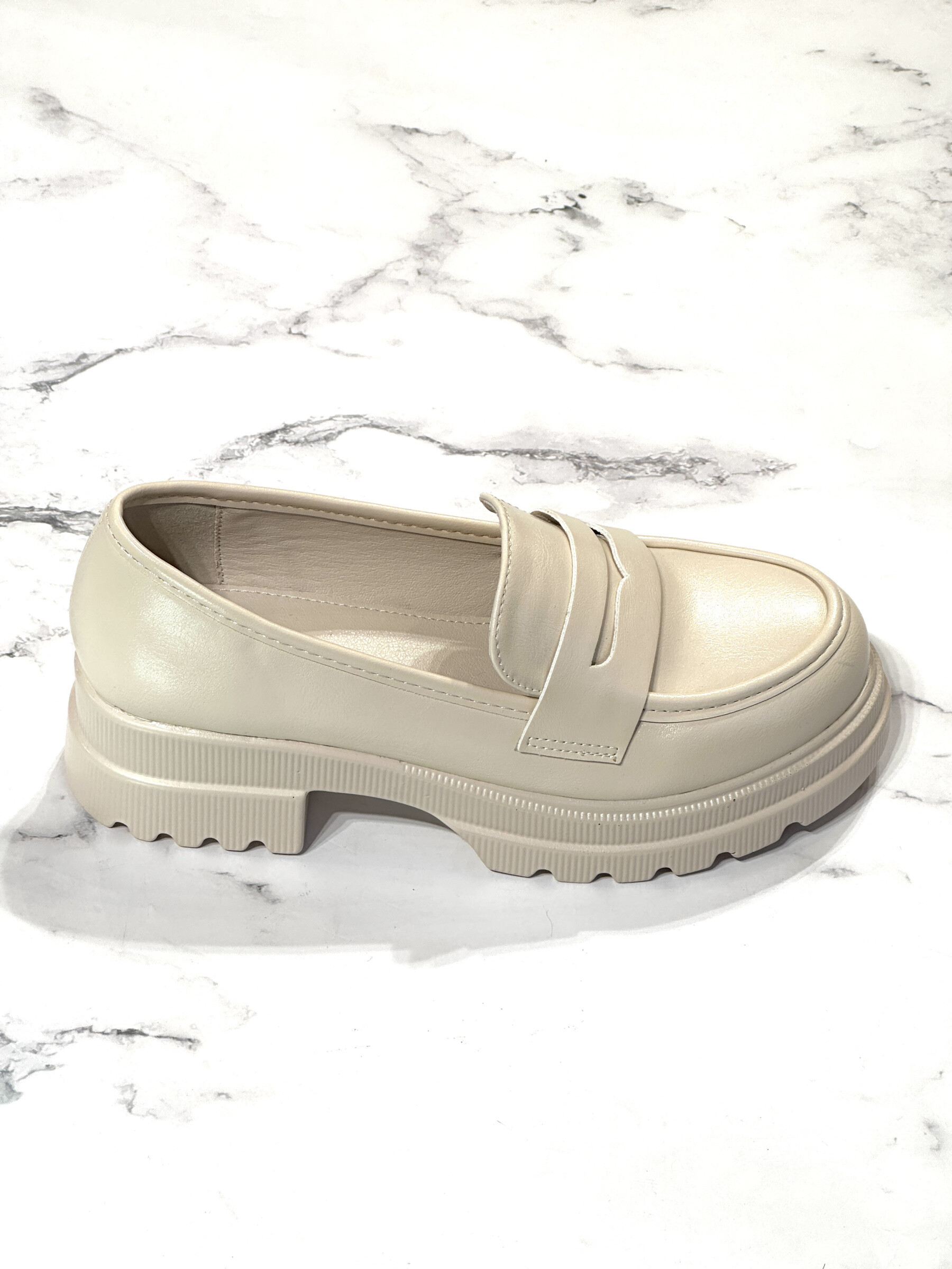 Großhändler R and BE - DF230 Damenloafer mit leicht gezackter Sohle