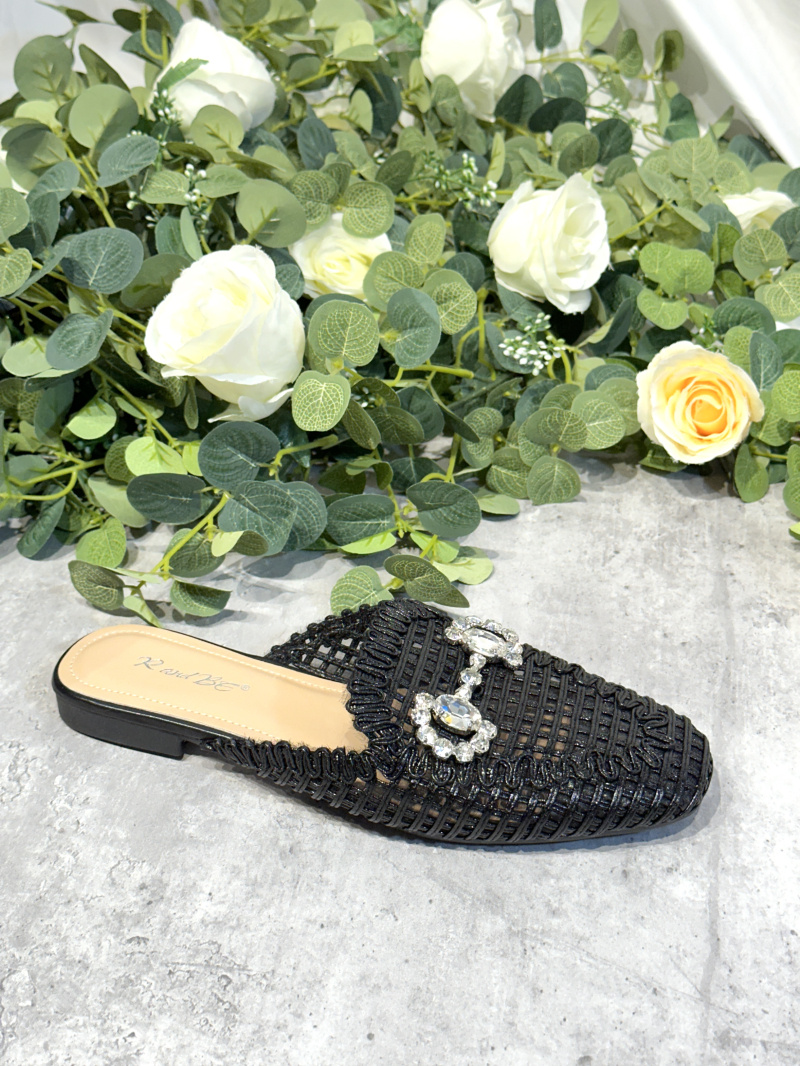 Grossiste R and BE - Mules en tressage avec boucle strassée.
