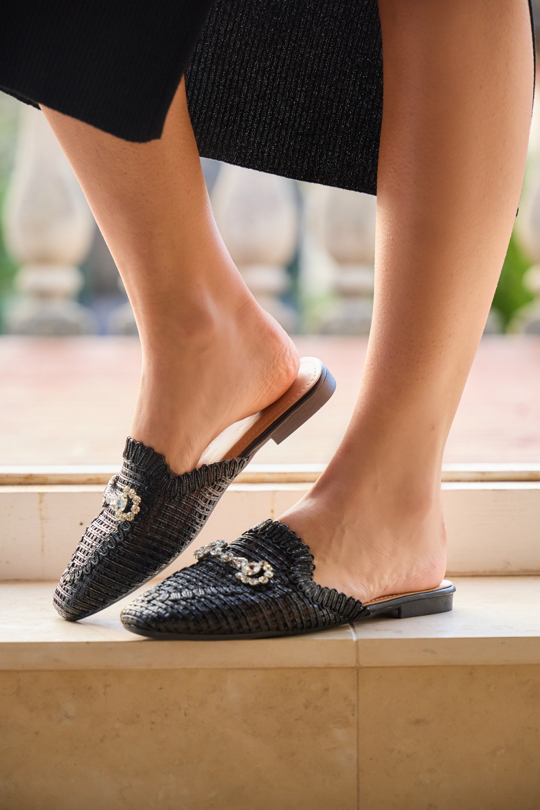 Grossiste R and BE - Mules en tressage avec boucle strassée. OR612N