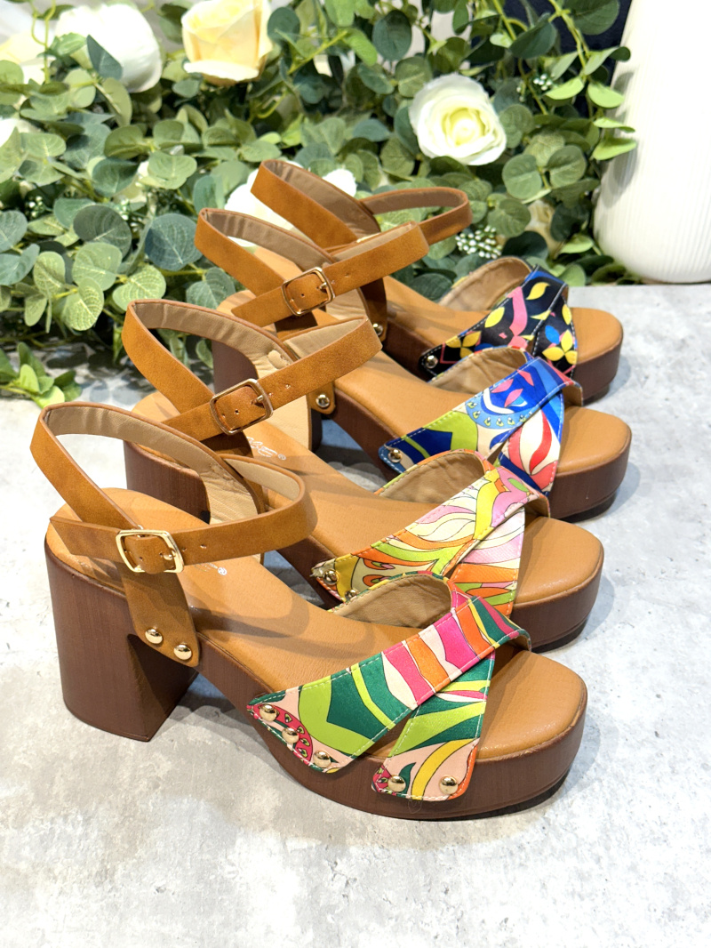 Grossiste R and BE - Sandales façon sabot avec motif multicolore fleuri OR648
