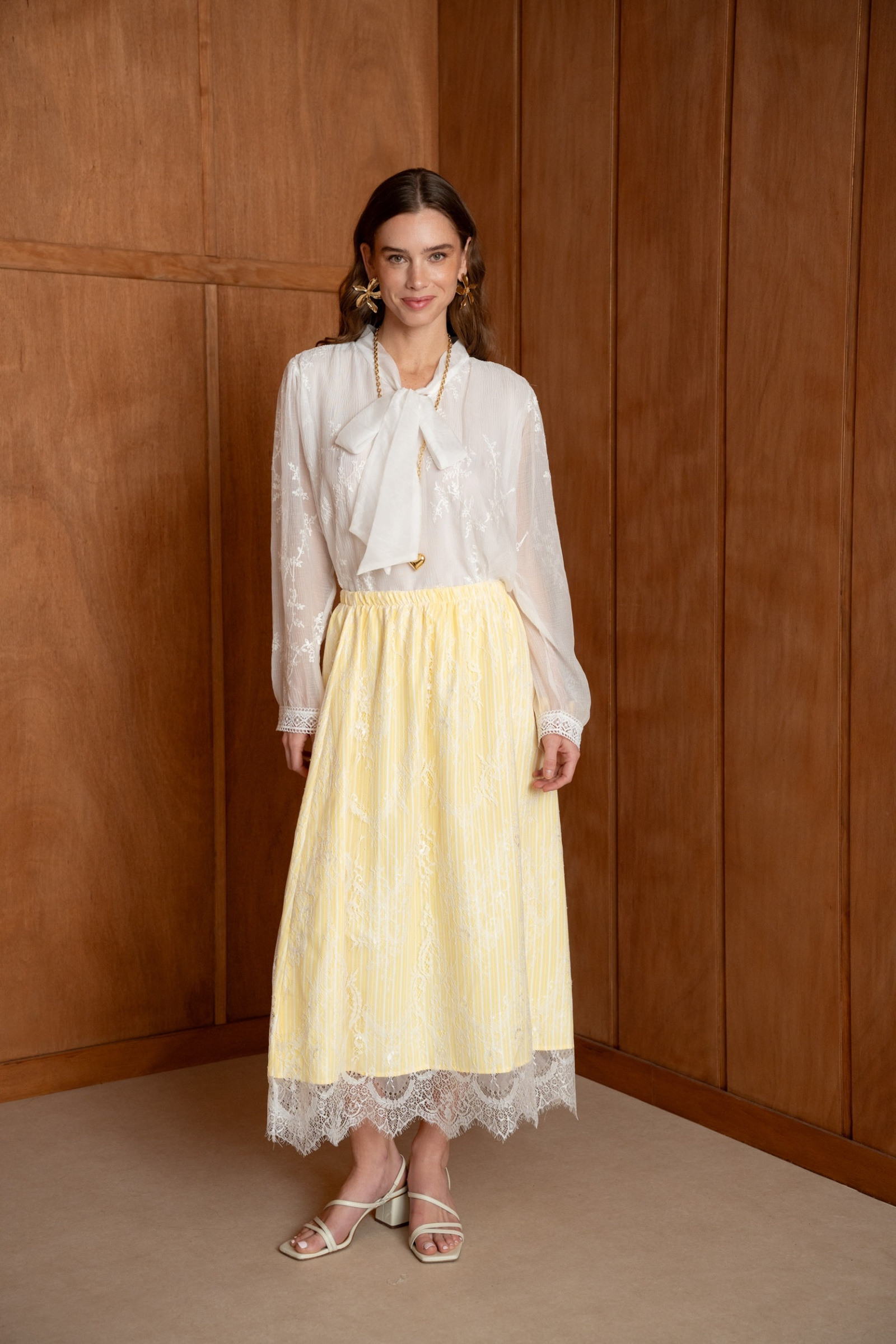 Mayorista R-Display - Blusa transparente con ribetes y lazos