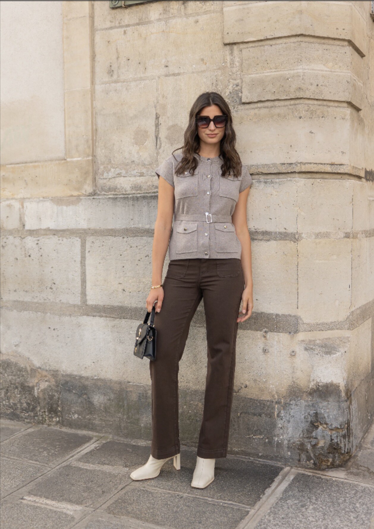 Pantalon Wide Leg Marron pour femme, coton doux et extensible, idéal pour l'automne. Fabriqué en Chine, collection Automne/Hiver 2025/2026.