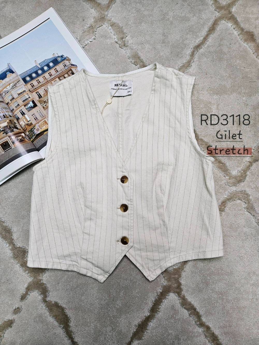 Wholesaler Redial - Striped beige sleeveless vest