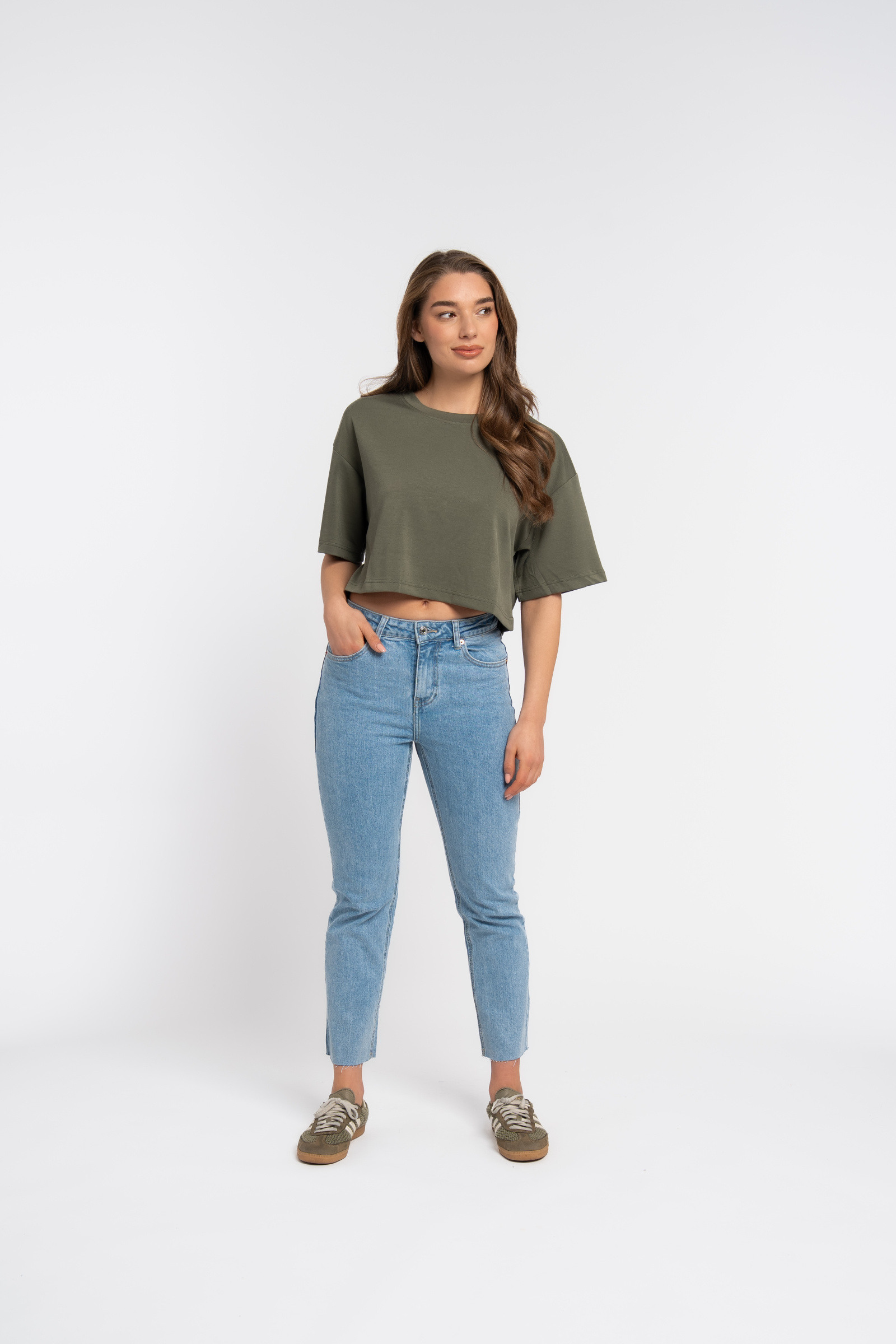 Mayorista REDIAL - Jeans mom fit con remaches de cuero