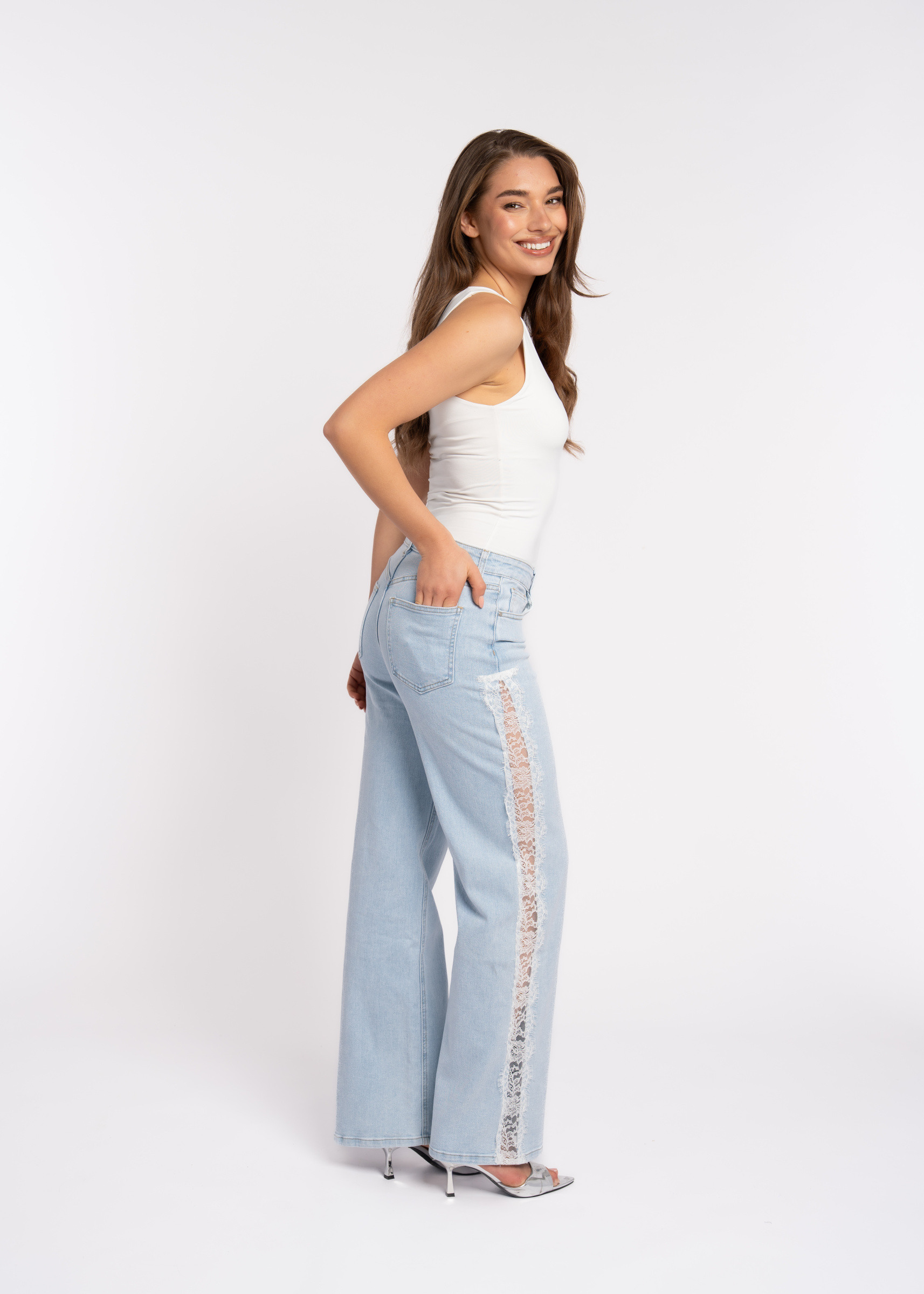 Grossiste REDIAL - Jean wide leg bleu clair à empiècement dentelle