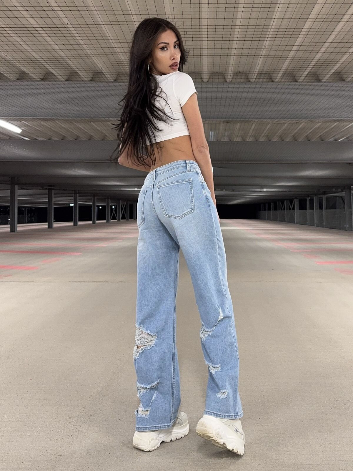 Wholesaler Redial - Jean Straight made a torn back
