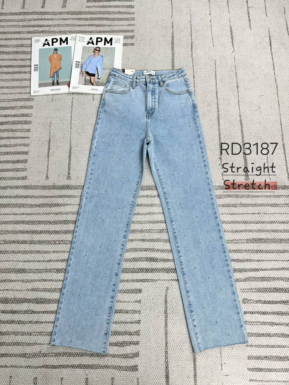 Wholesaler Redial - Straight jeans made with small blue flowers with fringed edges
