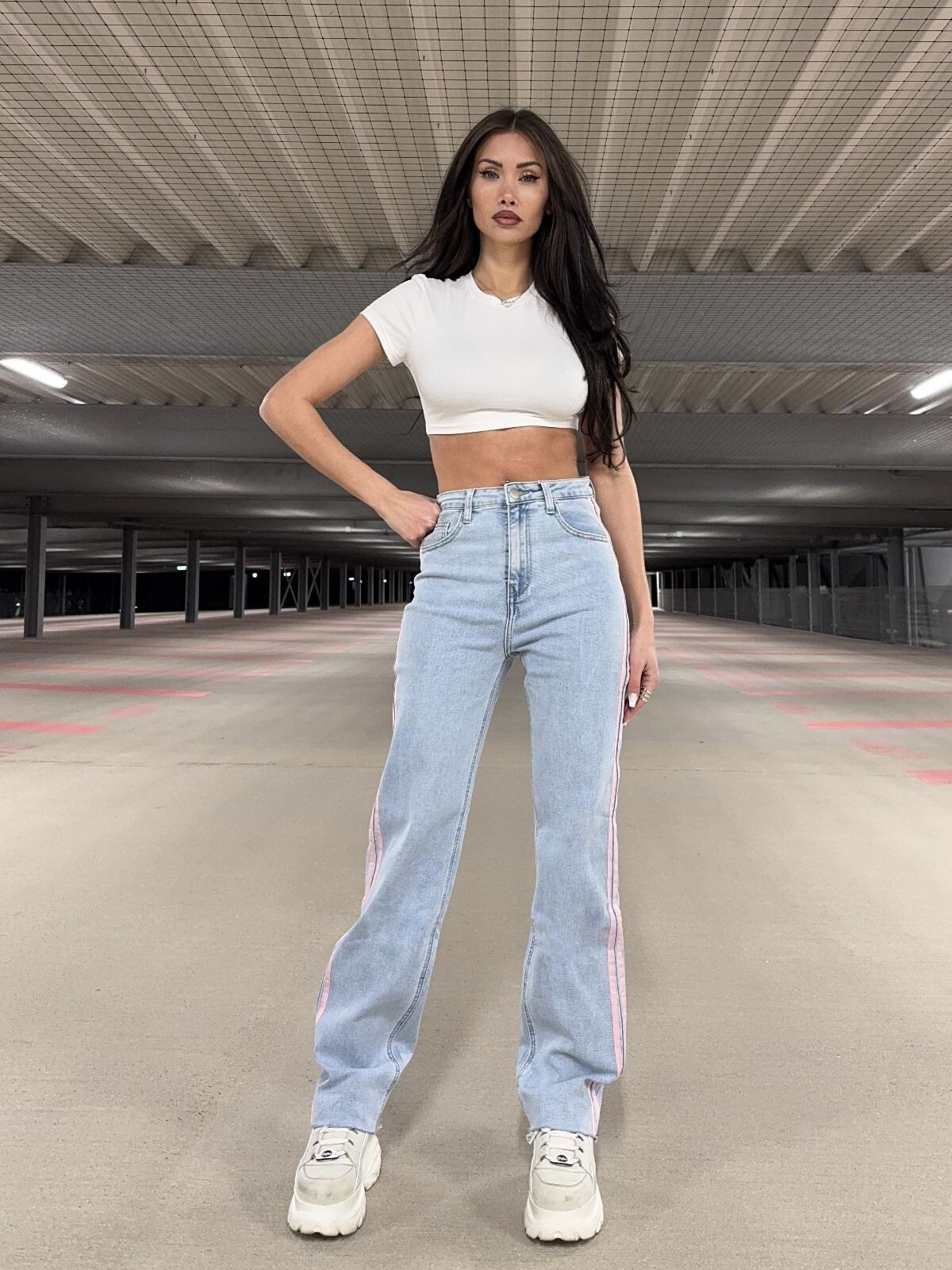Grossiste Redial - Jean straight fit avec bandes roses latérales