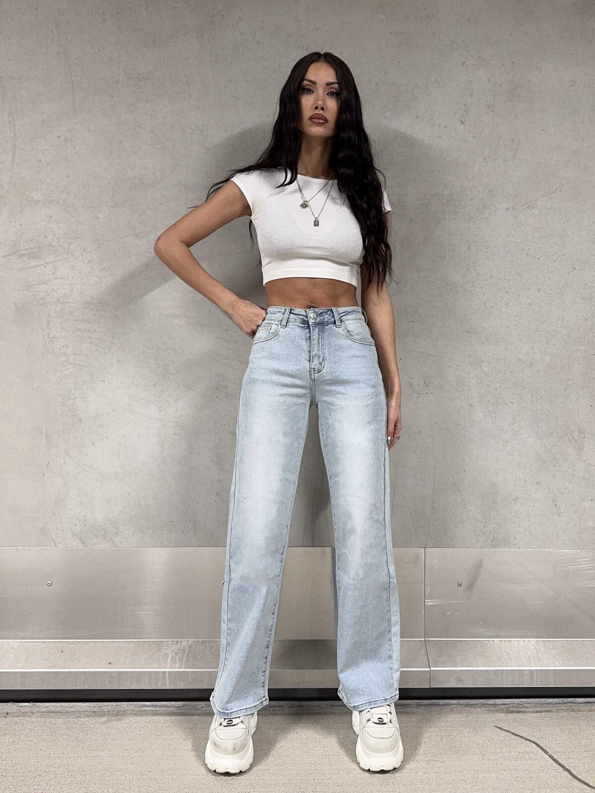 Wholesaler Redial - Light blue straight fit mid-rise jeans