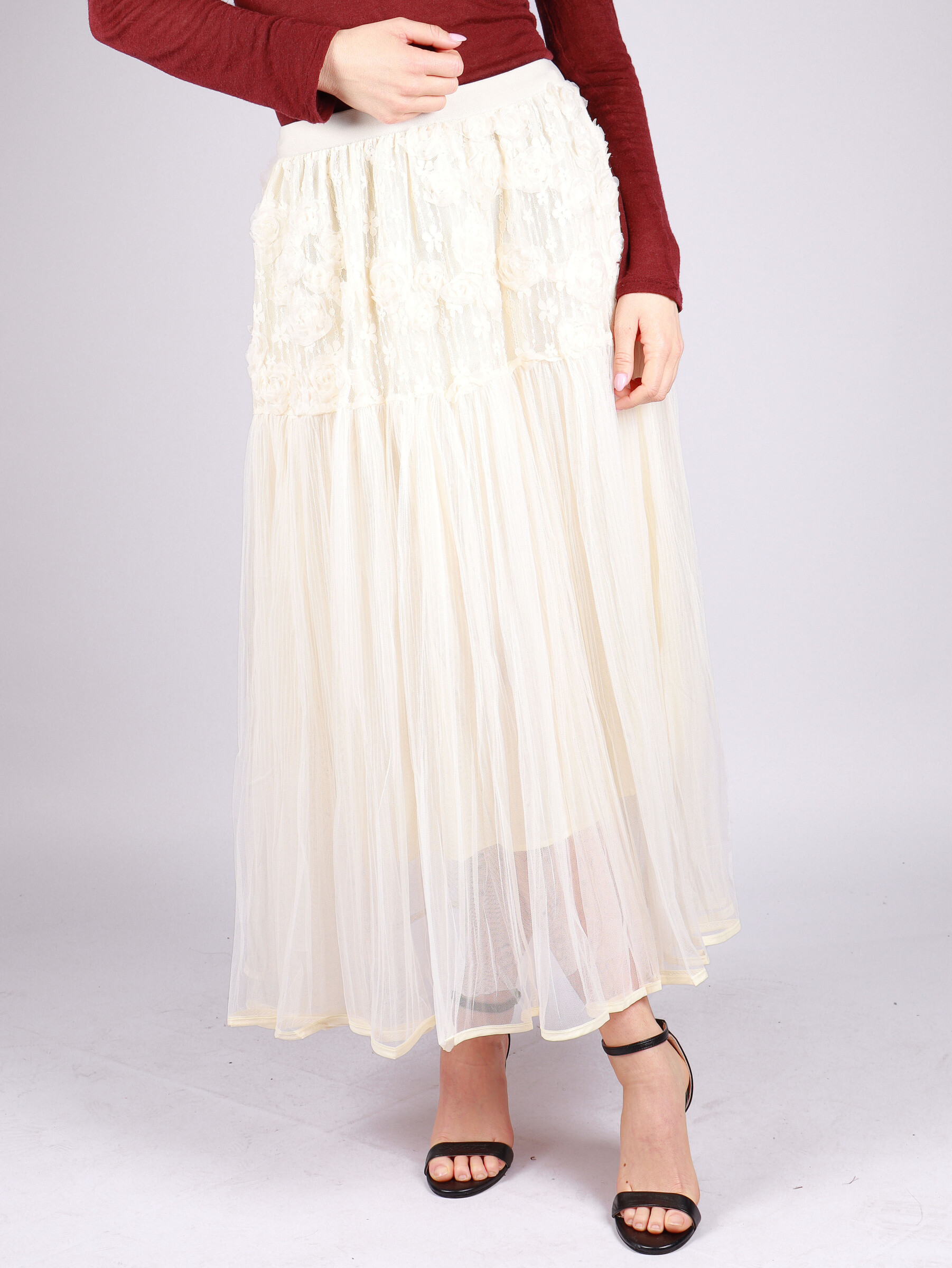 Grossista Remix - Gonna lunga in tulle con ricamo floreale stile casual