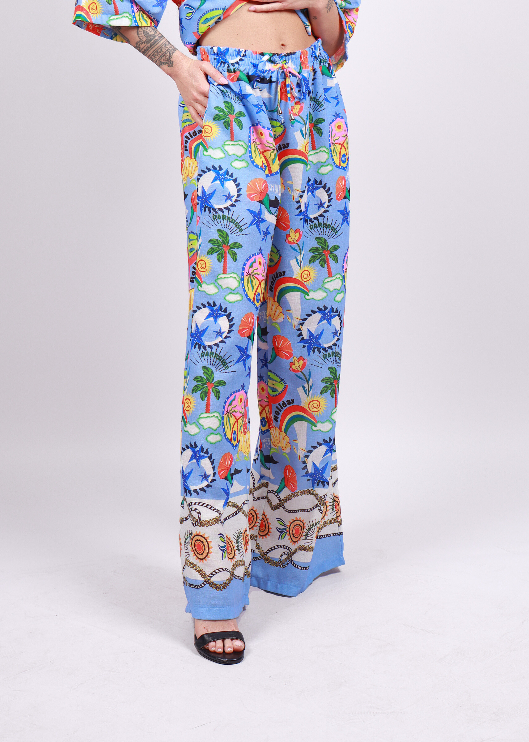 Grossista Remix - Pantaloni con stampa fiori e altre fantasie