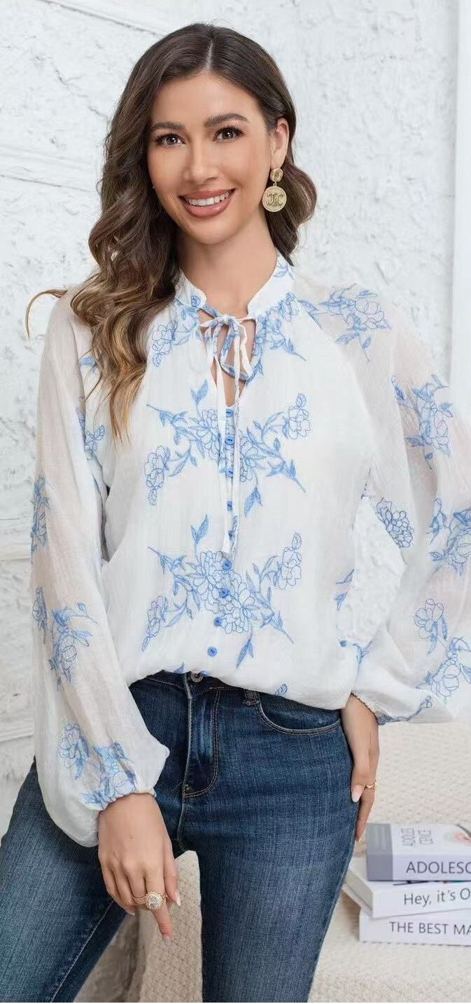 Wholesaler Revd'elle - Revd'elle - V -neck shirt with knot and flower embroidery