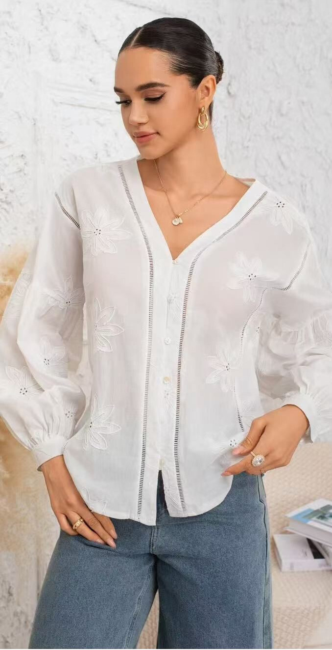 Wholesaler Revd'elle - Revd'elle - V -neck shirt with Fleuri embroidery