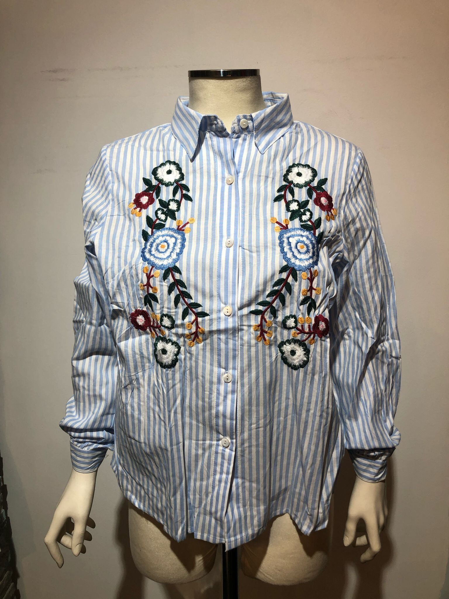 Wholesaler Revd'elle - Revd'elle - Striped shirt with flowery embroidery