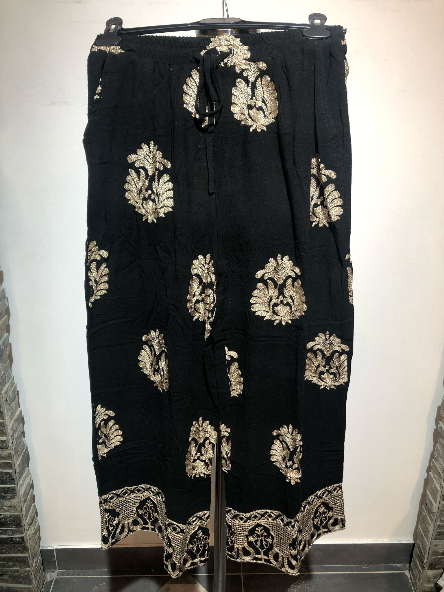 Wholesaler Revd'elle - Revd'elle - Pants with embroidery and knot