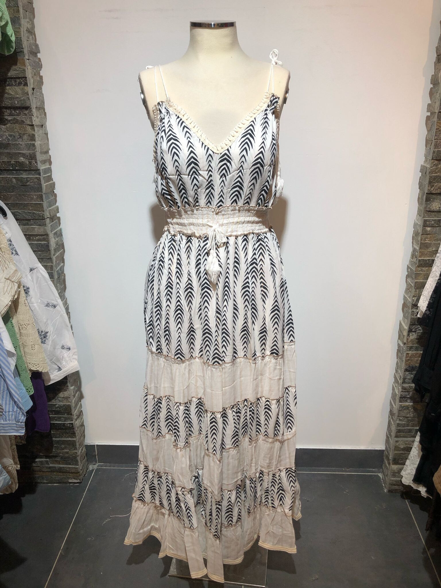 Grossista Revd'elle - Revd'elle - Long Dress V -Cack senza manica con stampa