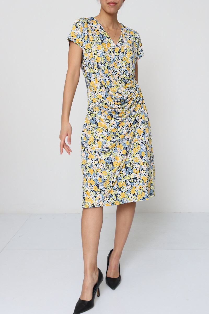 Wholesaler Revd'elle - Revd'elle - Plus dress on the short sleeve side