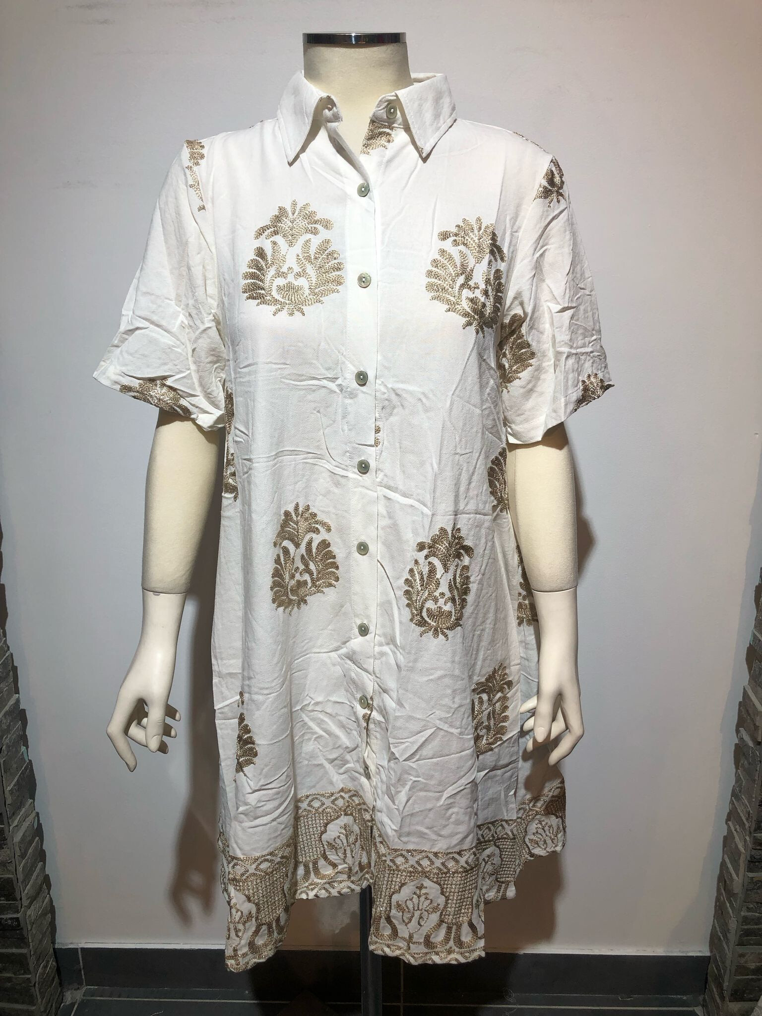 Wholesaler Revd'elle - Revd'elle - Short shirt dress with embroidery