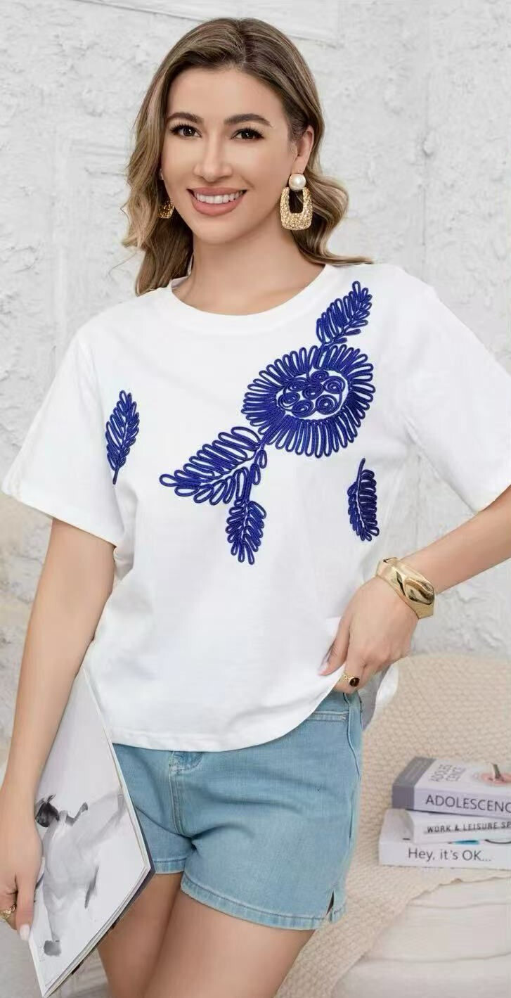 Grossiste Revd'elle - Revd'elle - T-Shirt manche courte avec broderie sur poitrine