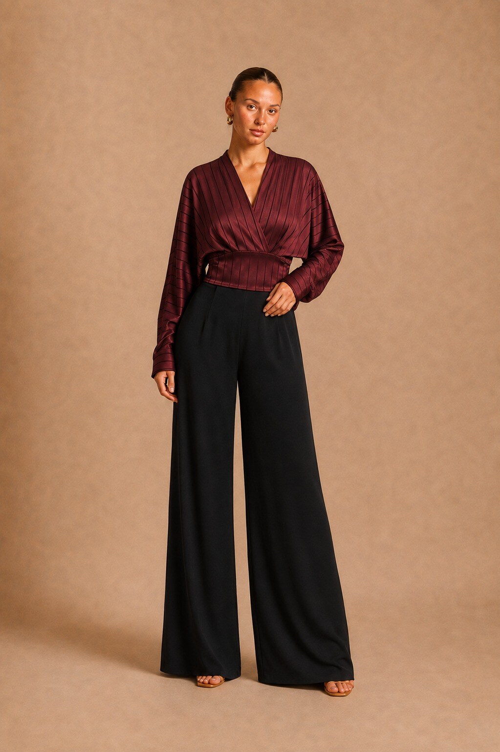 Grossiste REVEROSE by Lucas & Emma - NICHINAN - Combinaison de soirée satinée tailleur à cache-coeur cintrée à tombé pantalon ample tailleur, imprimé à rayures