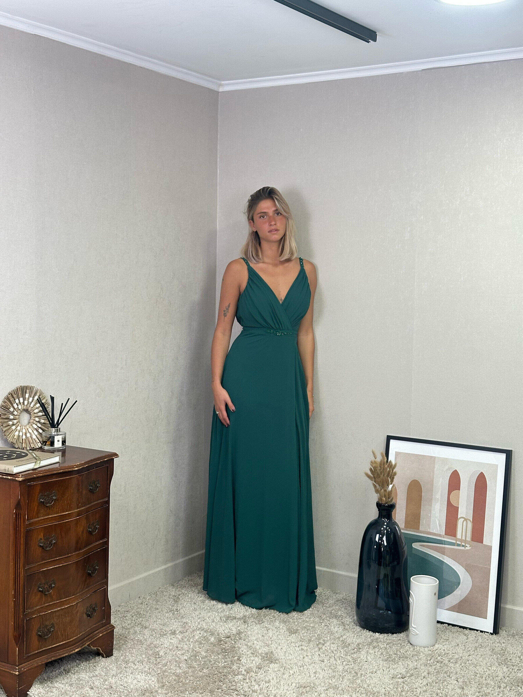 Grossiste REVEROSE by Lucas & Emma - PEKIN - Robe longue de soirée à cache-coeur, bretelles fines et dos nu en V, cintrée avec détail strass et tombé ample élégant