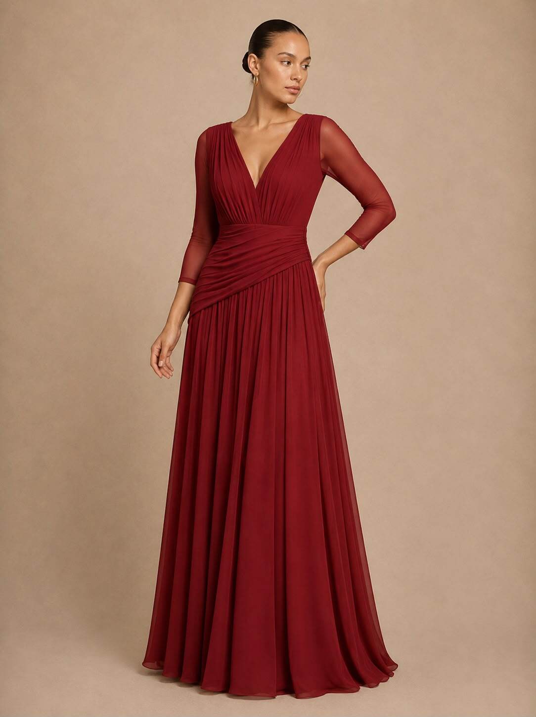 Grossista REVEROSE by Lucas & Emma - KIRKBY - Abito lungo da sera con scollo a V aderente e caduta elegante e ampia, maniche trasparenti a 3/4
