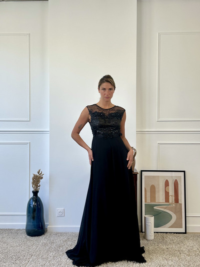 Grossiste REVEROSE by Lucas & Emma - GREVE - Robe longue élégante de cérémonie fluide à broderie détails col V Grossiste REVEROSE by Lucas & Emma - GREVE - Robe longue élégante de cérémonie fluide à broderie détails col V