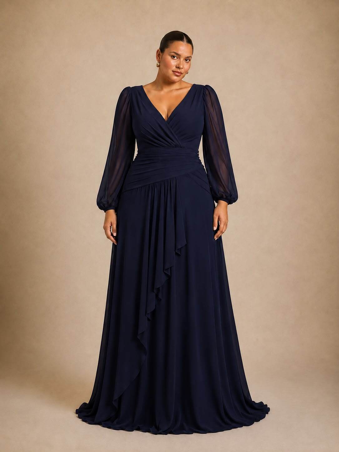 Mayorista REVEROSE by Lucas & Emma - WUXI - Elegante vestido largo de noche cruzado con mangas largas, cintura ceñida, volantes y plisado | TALLAS GRANDES