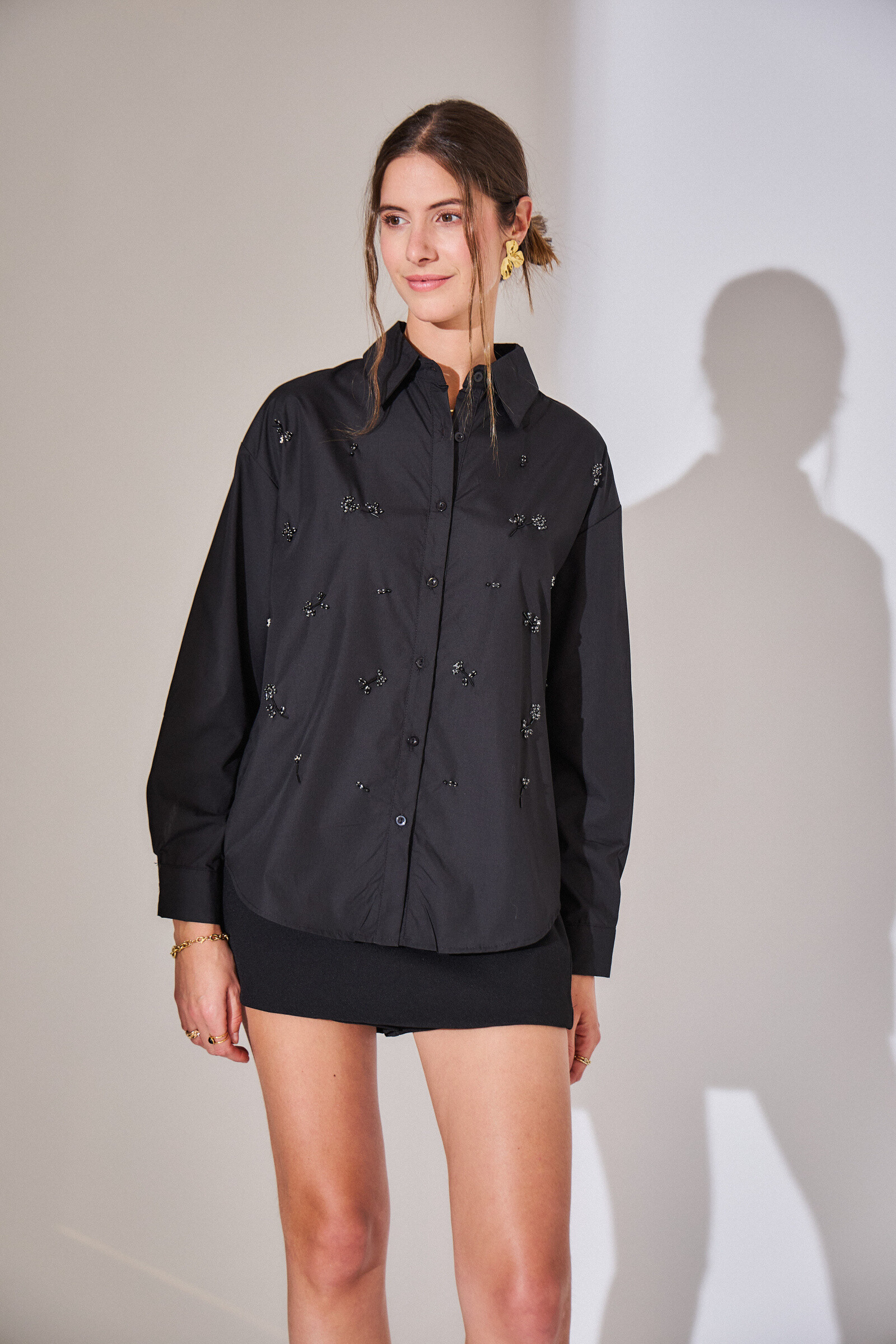 Wholesaler Rosa Fashion - Fluid cotton blouse with fancy embroidery - Long sleeves buttoned