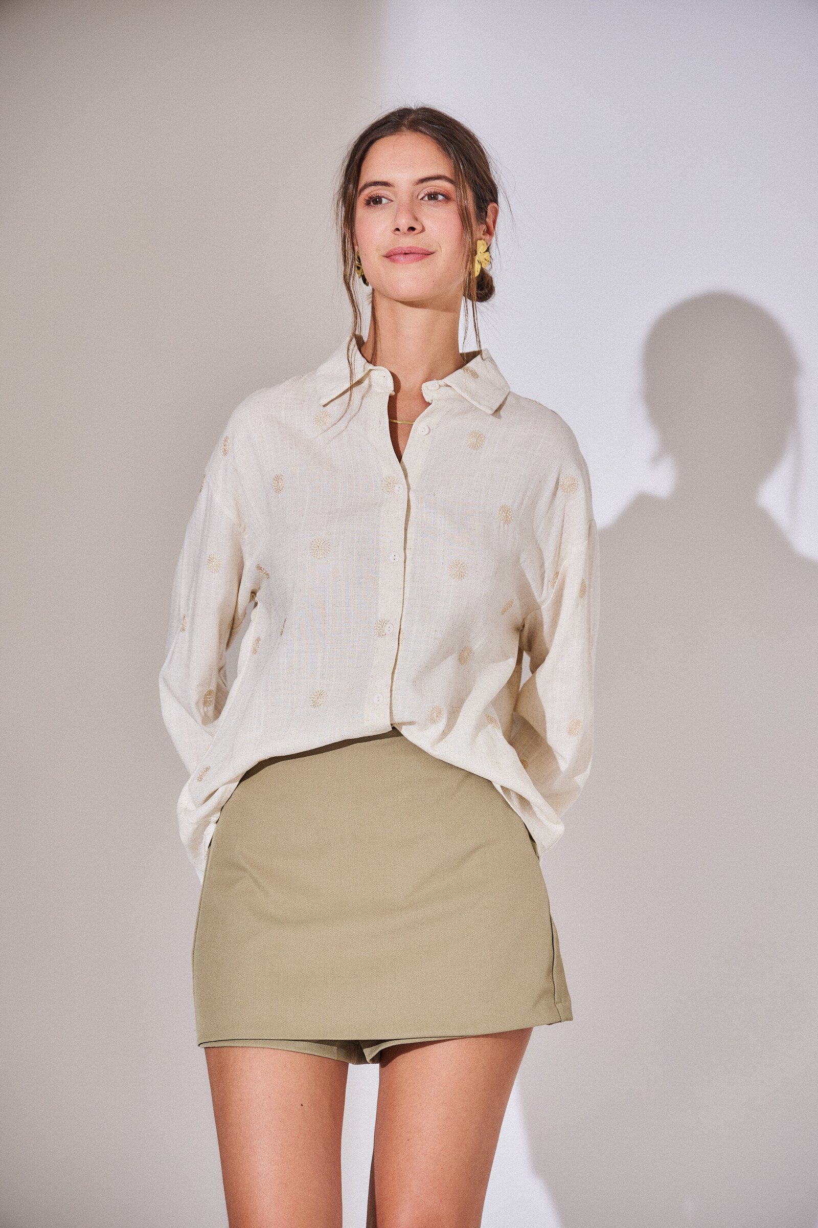 Wholesaler Rosa Fashion - Cotton fluid shirt with washer embroidery - Long sleeves buttoned