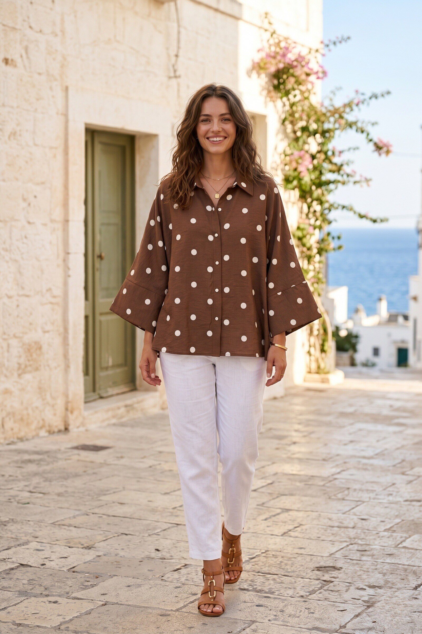 Grossista Rosa Fashion - Camicia a pois con maniche svasate