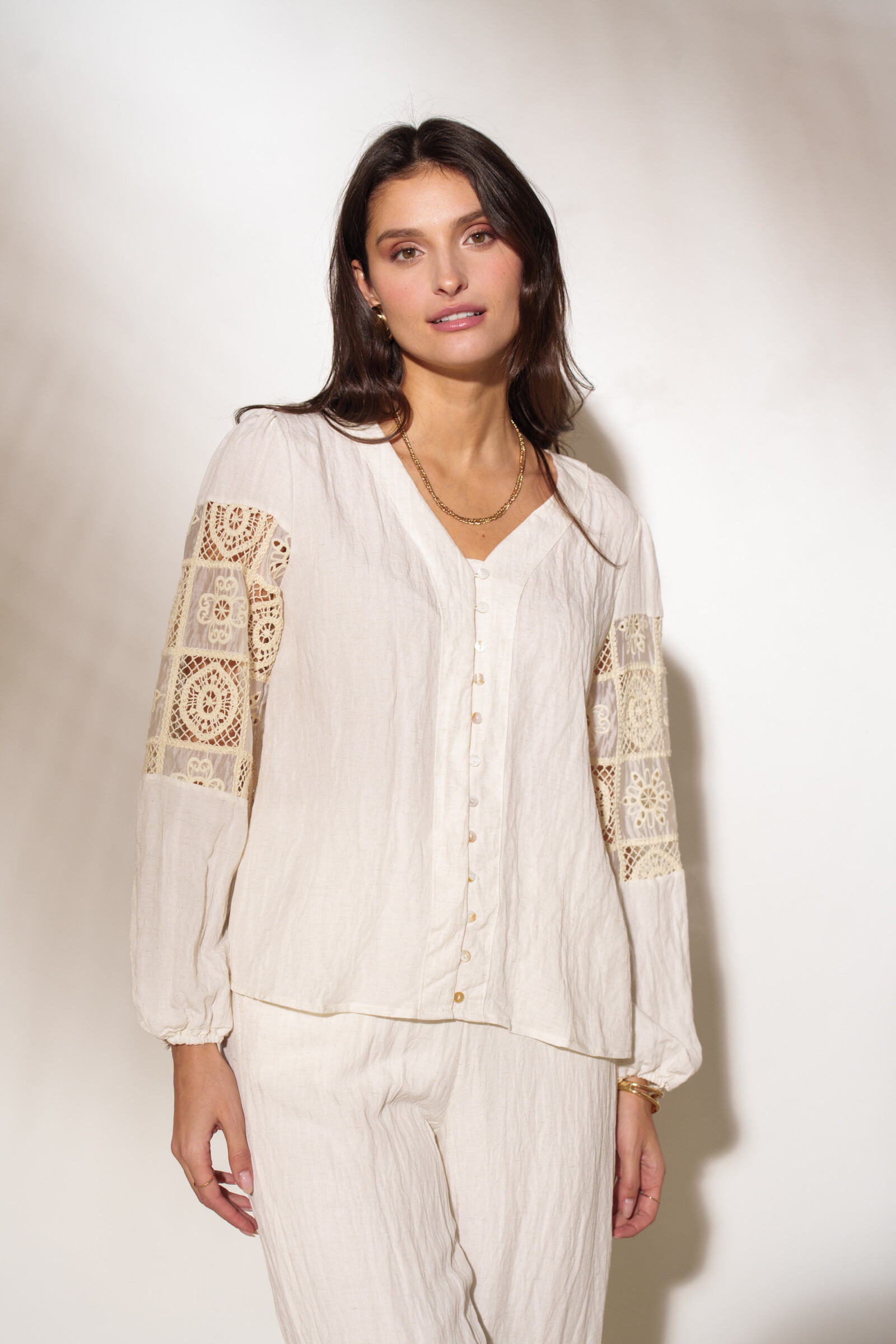 Wholesaler Rosa Fashion - Asymmetric printed shirt