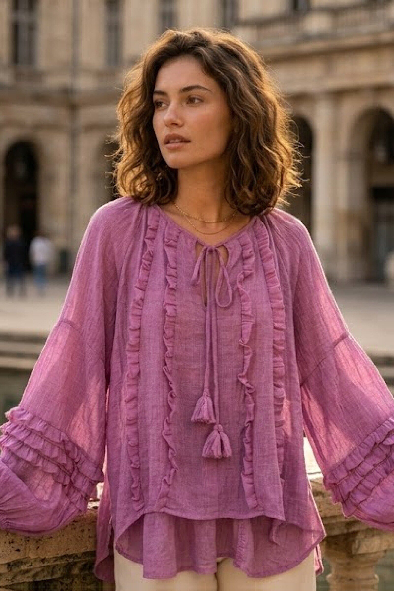Wholesaler Rosa Fashion - Ruffled blouse with lacing