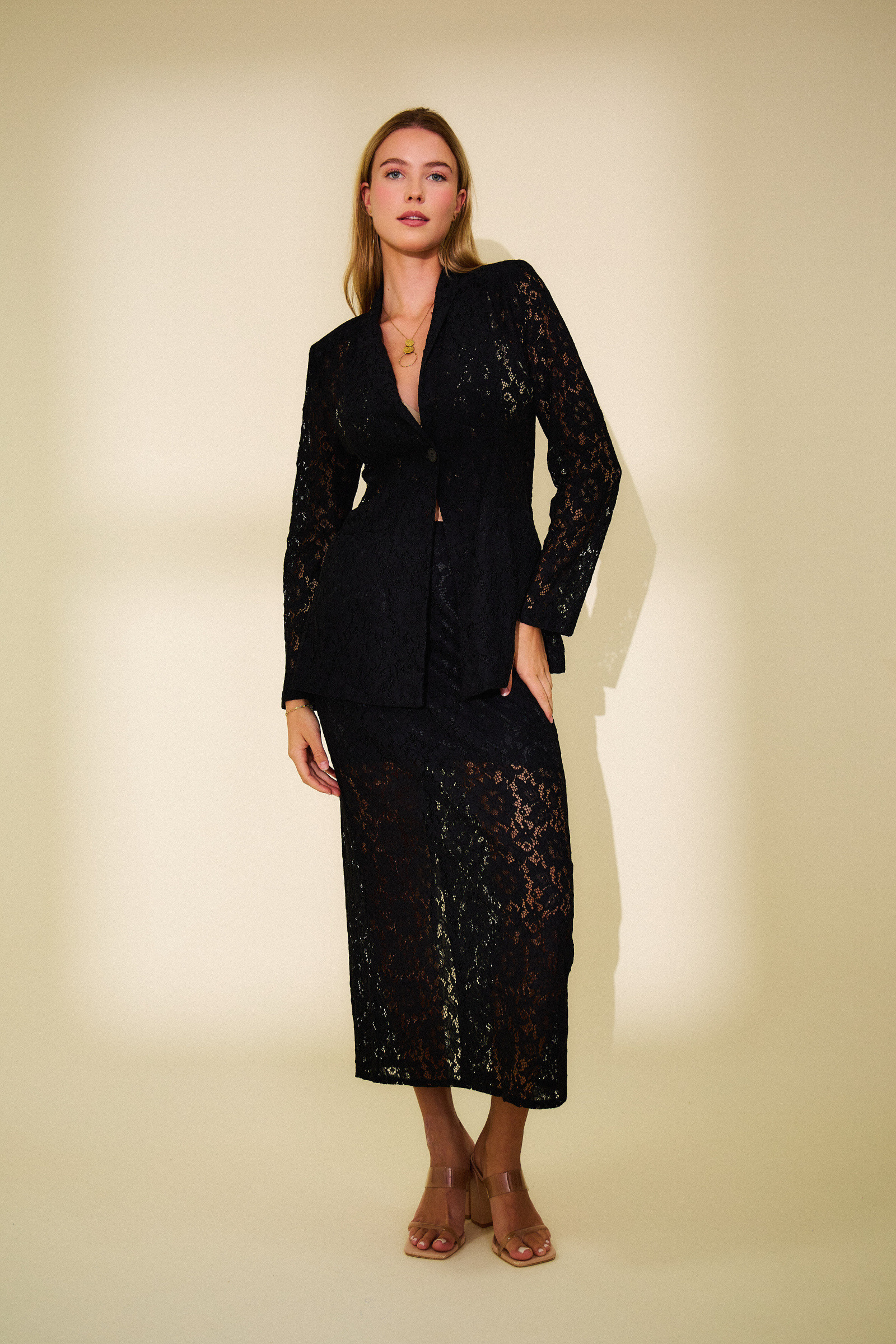 Grossiste Rosa Fashion - Ensemble tailleur et jupe en dentelle