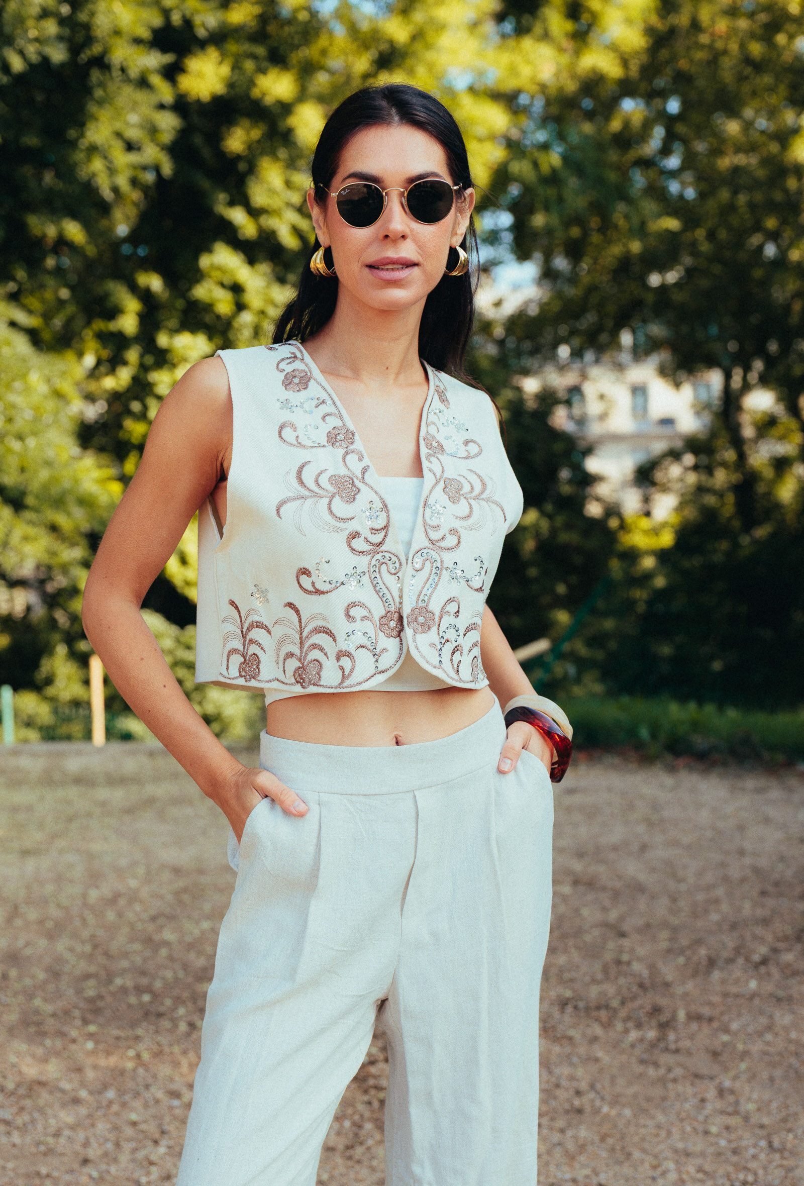 Wholesaler Rosa Fashion - Sleeveless embroidered vest