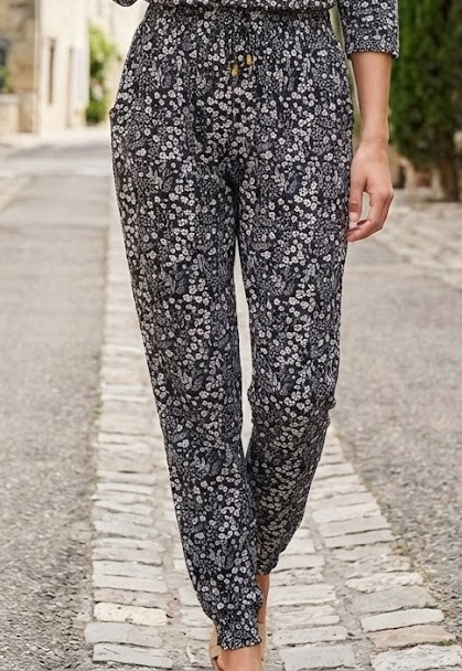 Wholesaler Rosa Fashion - Flowy pants with floral print