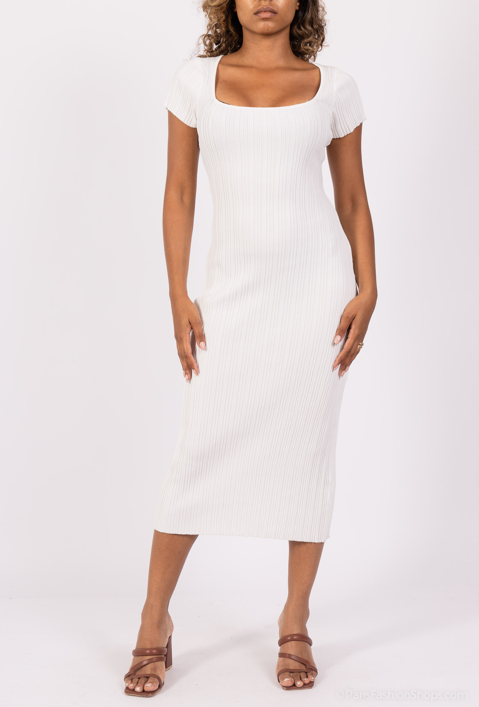 Wholesaler Rosa Fashion - Tight-fitting dress with open back