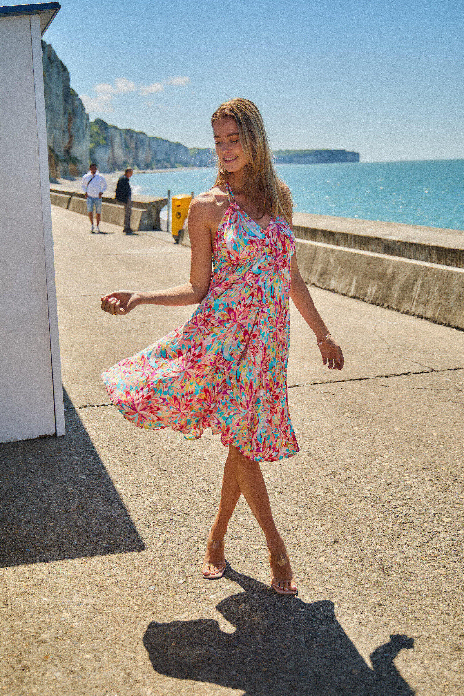 Grossiste Rosa Fashion - Robe mi-longue à fines bretelles