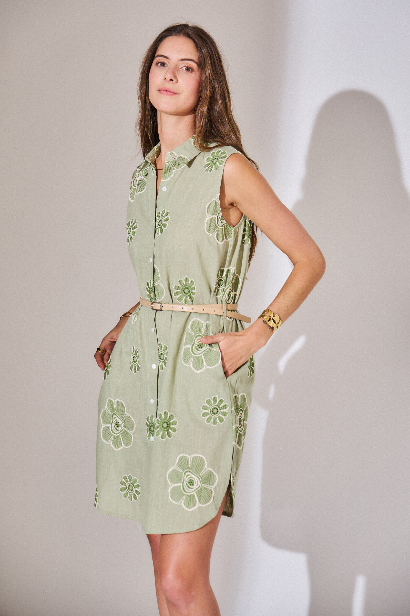 Wholesaler Rosa Fashion - Oversized Fluid Dresses San Sleeve Printed on the floral motif with a belt