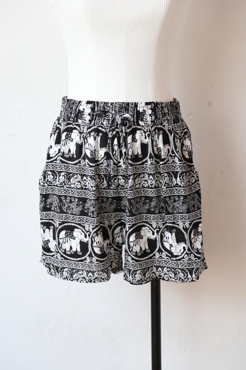 Grossista Rosa Fashion - Short con elefanti stampati