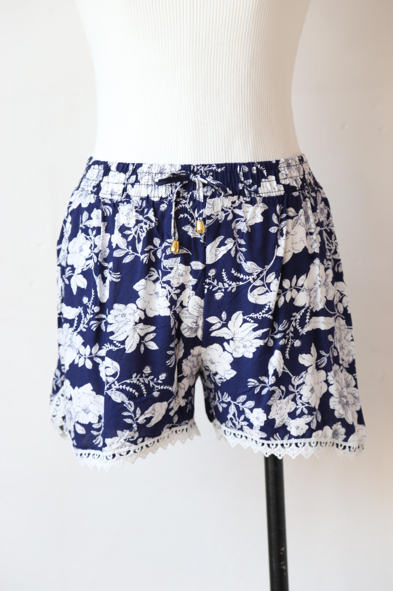 Großhändler Rosa Fashion - Shorts mit Blumenprint