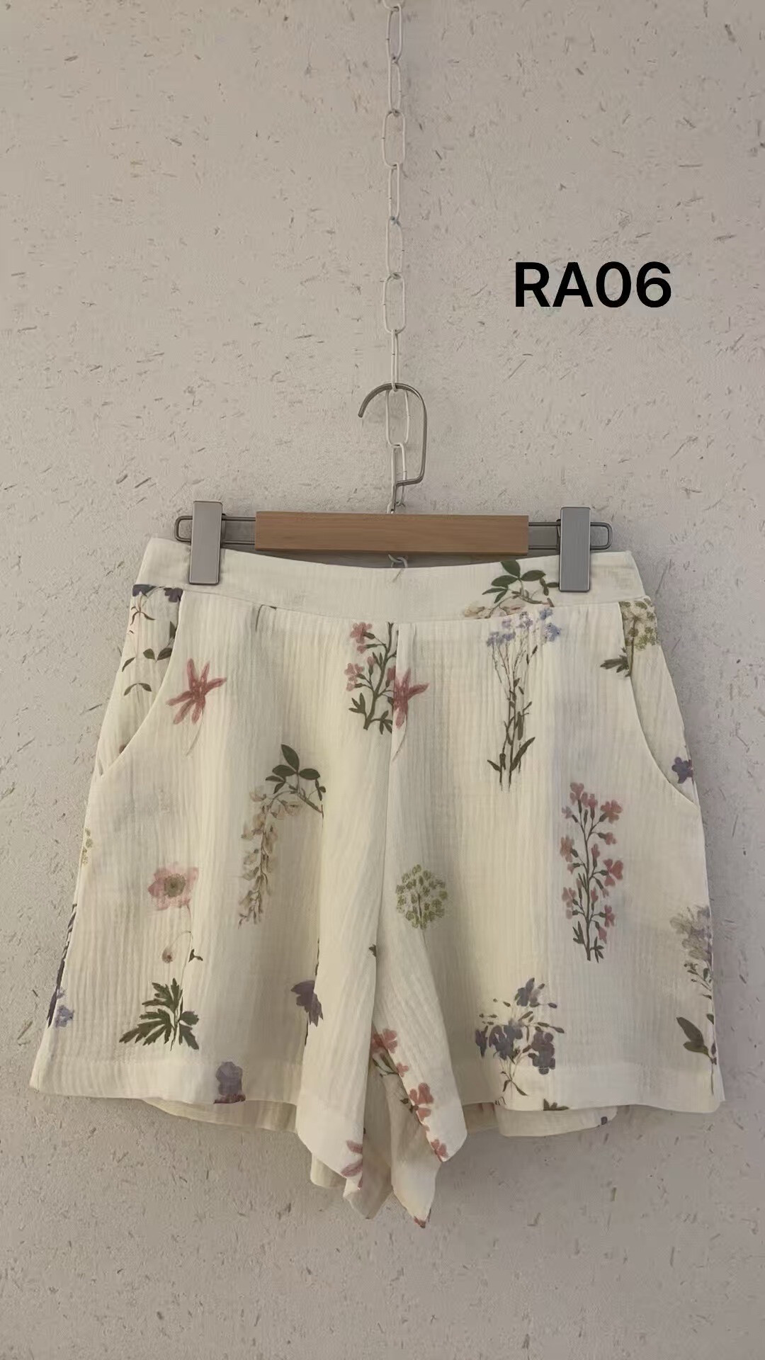 Grossista Rosa Fashion - Shorti stampati a fiori