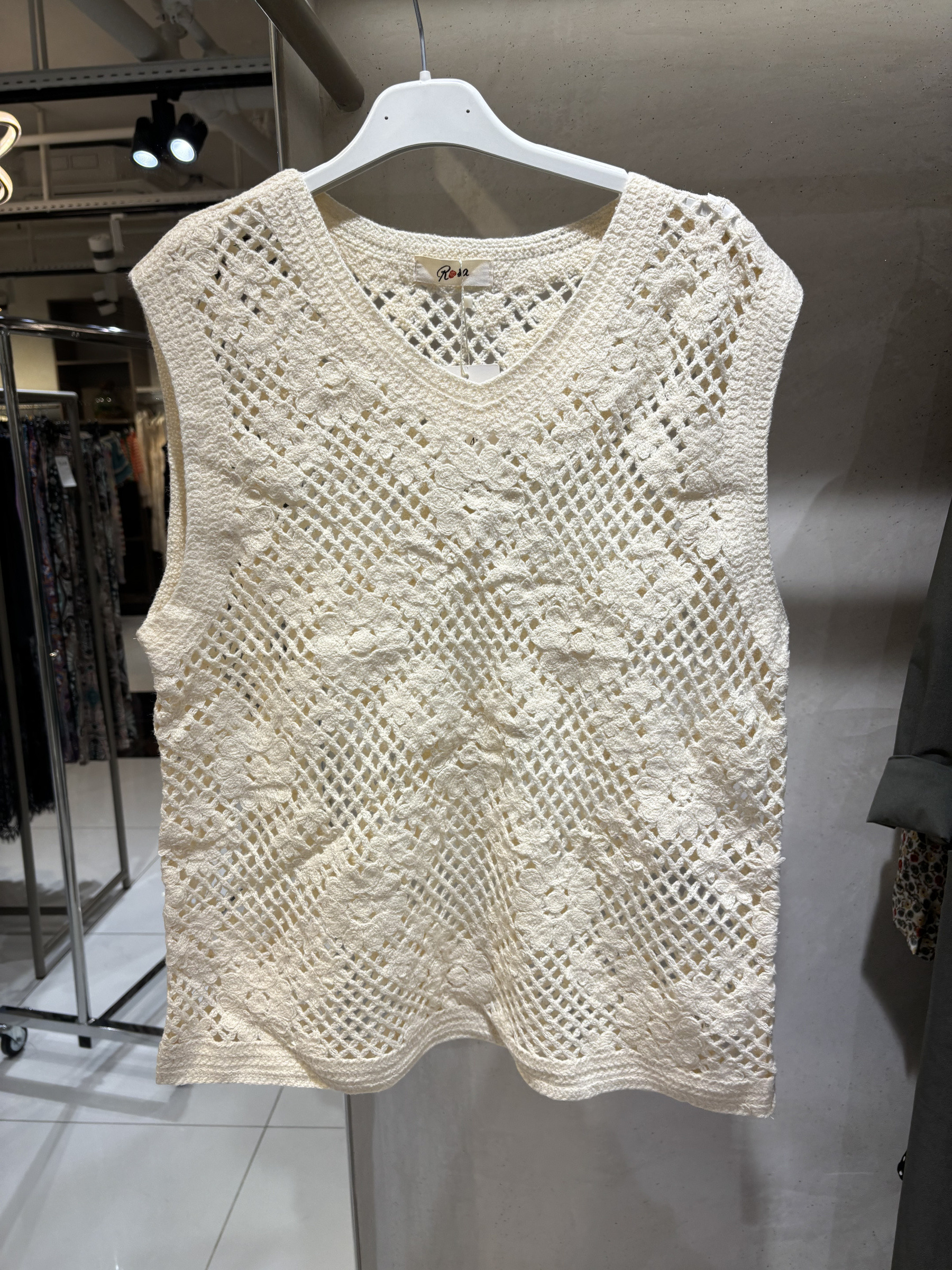 Grossiste Rosa Fashion - Top en crochet à col en V